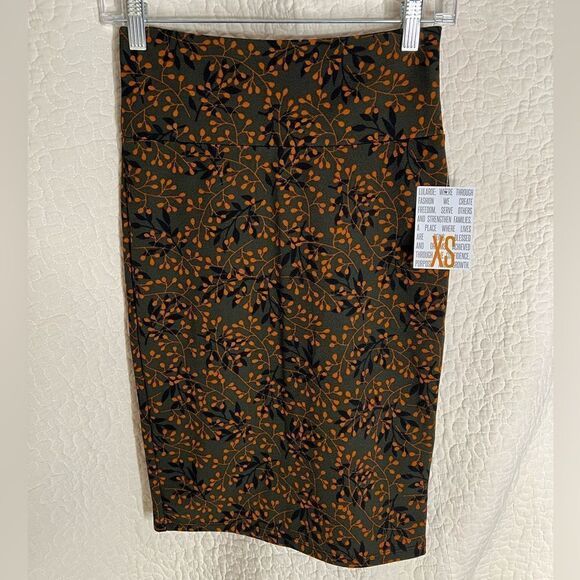 NWT LulaRoe Cassie Skirt - Picture 1 of 4